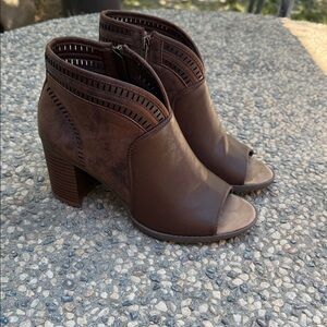 8.5 W- Avenue- Cloud Walkers  Women's Brown Peep-Toe Block Heel Ankle Boots